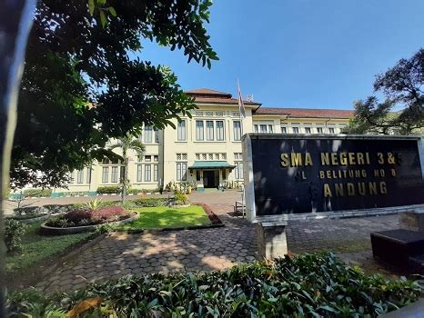 5 Bangunan Sekolah dengan Arsitektur Bersejarah di Kota Bandung ...