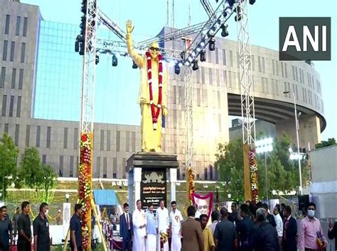 Vice President Naidu unveils late Karunanidhi's 16-ft tall statue in TN