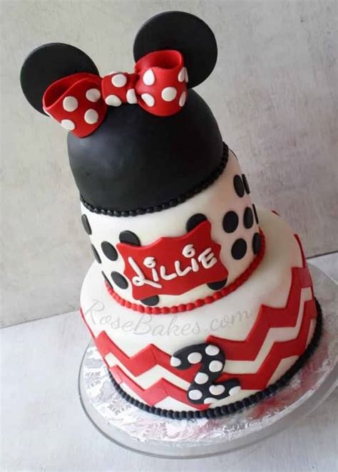 How to Make a Polka Dot Fondant Bow (a Minnie Mouse Bow!)