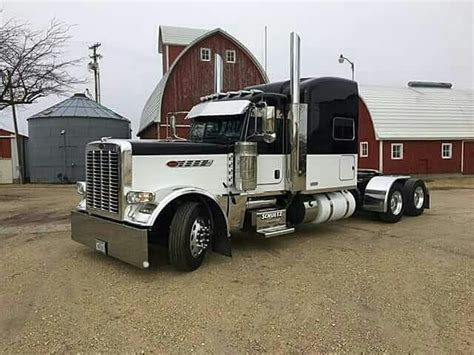 Semitrckn — Peterbilt custom 379 bull hauler Rollin coal