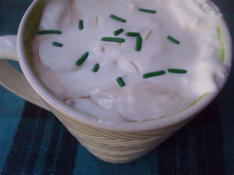 The Do-It-Yourself Mom: DIY Non-Alcoholic Irish Cream Coffee Syrup and Virgin Irish Cream Lattes