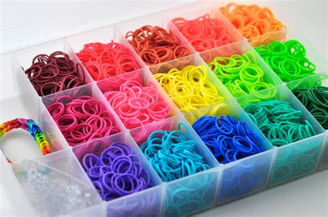 Rainbow Loom Bands 3000 Bands and Plastic Case 90 C-Clips