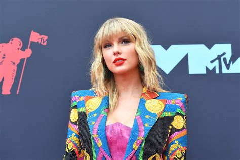 Taylor Swift diz que quase desistiu da carreira após briga com Kanye West - 19/09/2019 ...