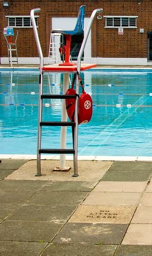 Lifeguards chair Brockwell Park Lido | Brockwell Lido is a l… | Flickr