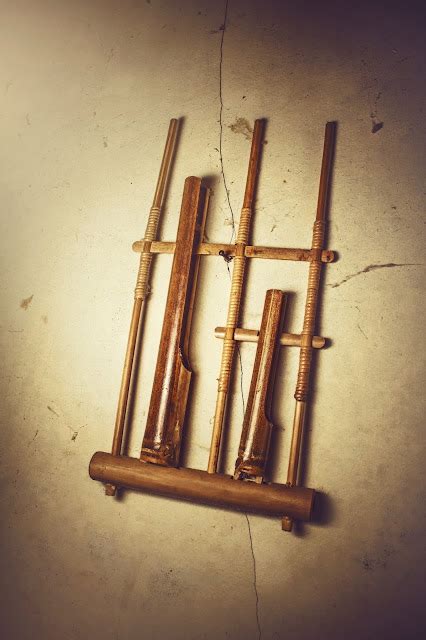 Sejarah Alat Musik "Angklung" ~ HZ Knowledge