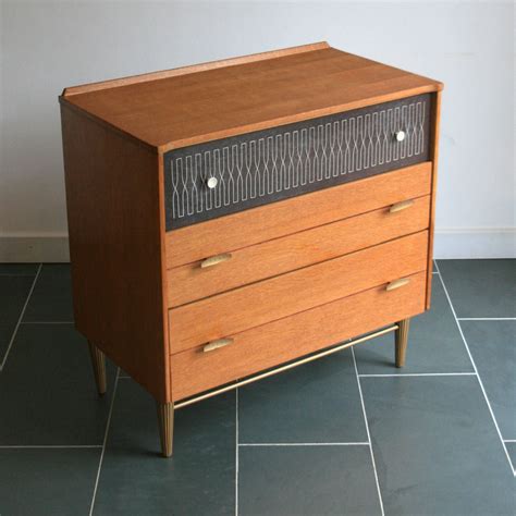 Mid Century Oak Chest of Drawers – Mustard Vintage