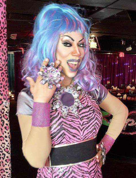 Pin on Lips Drag Queens