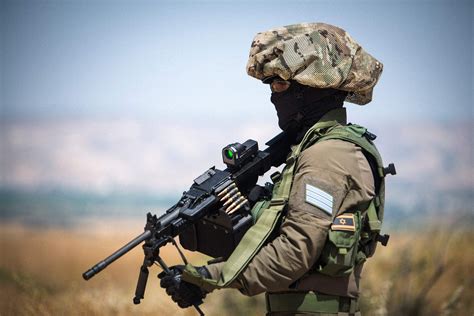 Why Do Israeli Soldiers Wear "Chef Hats"? | IDF Helmet Cover