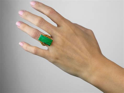 14ct Gold Jade Ring (811L) | The Antique Jewellery Company