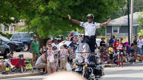 4th Fest Parade Bike Stunt - YouTube