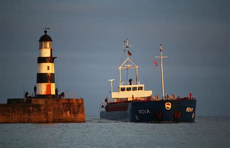 Rova at Seaham Lighthouse - IMO 8521490 (5076588514) - Seaham - Wikipedia | England travel ...