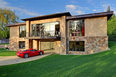 $4 Million 2 Bedroom, 2.5 Bathroom House w/ 16-Car Garage Is Ideal Automotive Enthusiast Haven ...