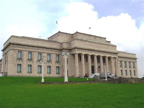 File:Auckland Museum, Auckland, New Zealand.JPG - Wikitravel Shared