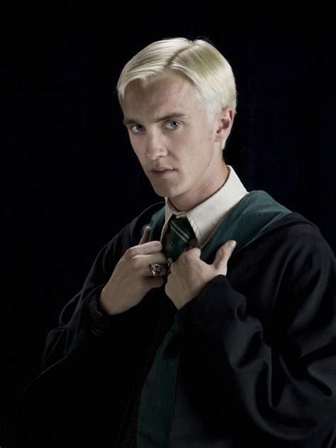 Harry Potter Imagines - Draco Malfoy (Requested) | Famosos divertidos, Color de pelo coreano ...