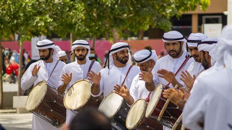 Dubai culture guide: traditional art scene and events | Leos Development