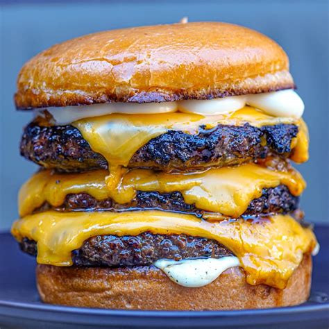 Cheesy burger. : r/burgers