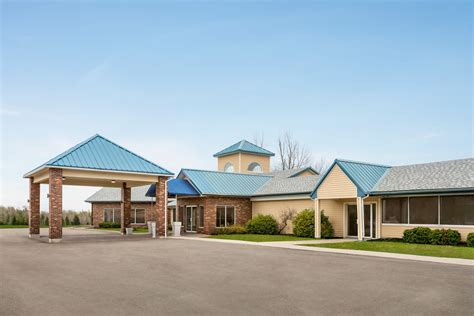 Days Inn & Suites by Wyndham Moncton | Moncton, NB Hotels