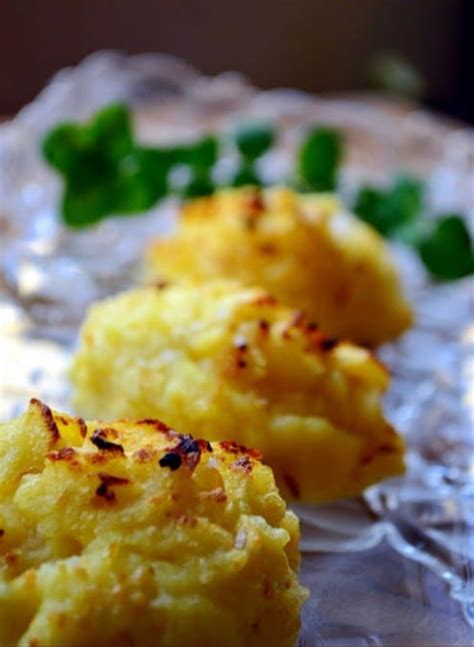 Cheesy Mixed and Mashed Potatoes with Rutabaga - Honest Cooking Magazine