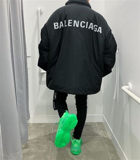 Pin by Nur Alisha on Balenciagas | Sneakers outfit men, Mens outfits, Highsnobiety fashion