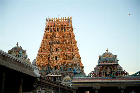 Kapaleeshwarar Temple - History, Timings, Accommodations, Puja