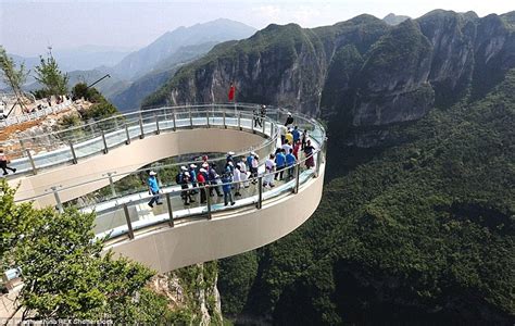 Tianmen Mountain now comes with glass walkway to offer new thrill to ...