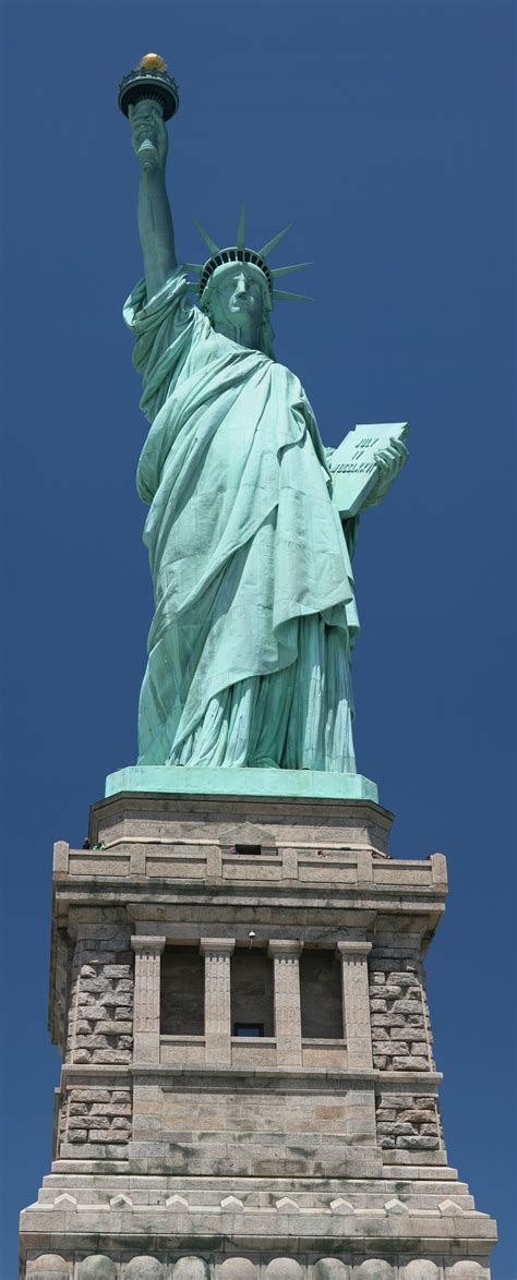 File:Statue of Liberty frontal 2.jpg - Wikipedia