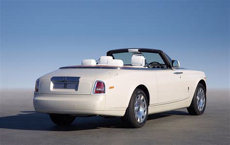 Rolls-Royce Phantom Drophead Coupe Series II (2012) - picture 6 of 16