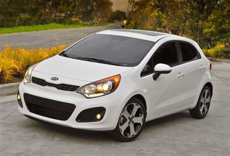 Review: The 2013 KIA Rio mixes utility with driving fun to make a good economy car cocktail