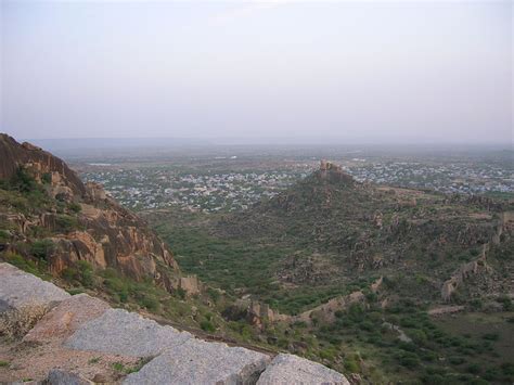 Devarakonda Fort, Nalgonda, India Tourist Information