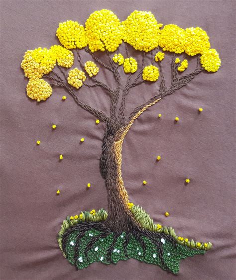 embroidered tree Hand Embroidery Projects, Hand Work Embroidery, Simple Embroidery, Embroidery ...