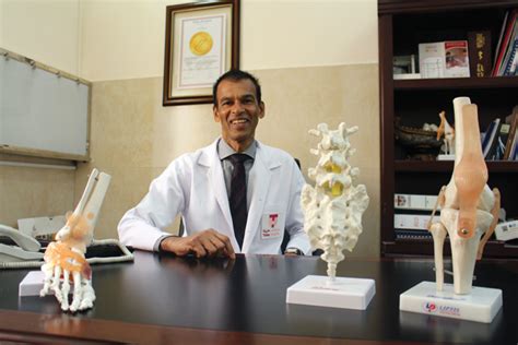 KUWAIT’S BONE DOCTOR IS IN - bazaar.town