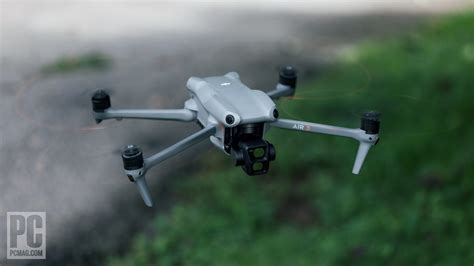 Hands On With the Dual Camera DJI Air 3 Drone