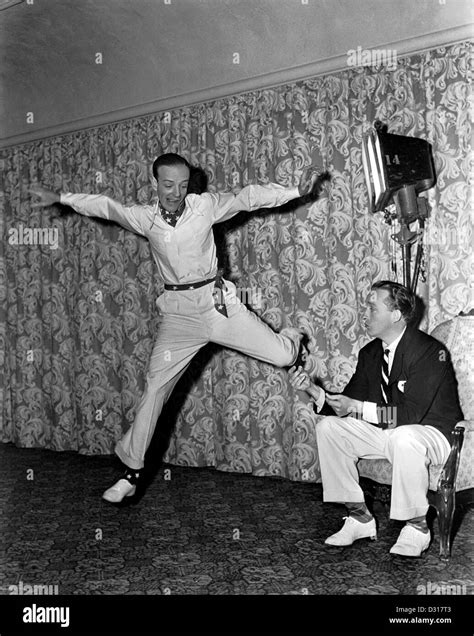 Fred astaire holiday inn hi-res stock photography and images - Alamy