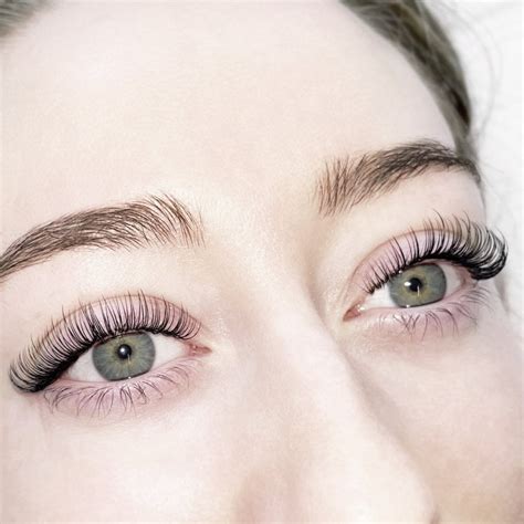 Find Out Why Eyelash Extensions Classic Are Loved By Women