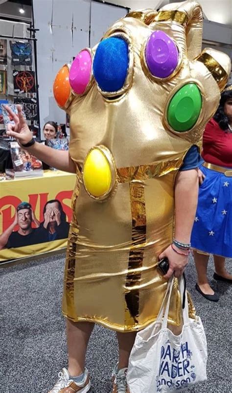 Awesome Infinity Gauntlet cosplay at SDCC : r/Marvel