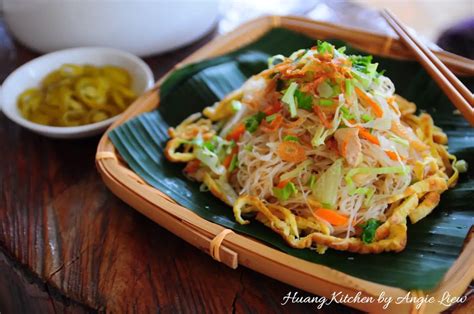 Fried White Bee Hoon Recipe (Fried White Rice Vermicelli) 炒白米粉 | Huang Kitchen