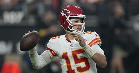 Chiefs' Patrick Mahomes Wins 2nd Career MVP Award Over Joe Burrow, Josh ...