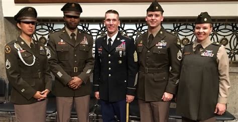 New Army Uniforms, ‘Old’ Look – Lee Duigon