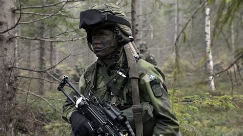 Swedish Army Ranger during basic training (2017/2018) [1920x1080] : r ...