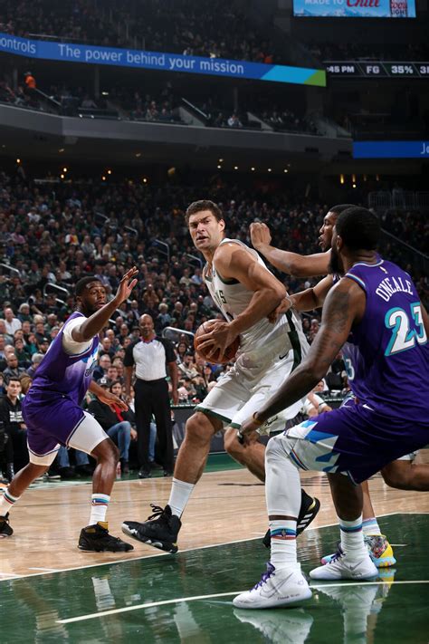 PHOTO RECAP: Bucks 122 - Jazz 118 | 11.25.19 Photo Gallery | NBA.com