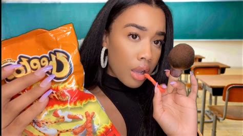 ASMR Hot Cheeto Girl Does Your Make-up In Class 💁🏽‍♀️💄 ASMR Make-up Role-play - YouTube