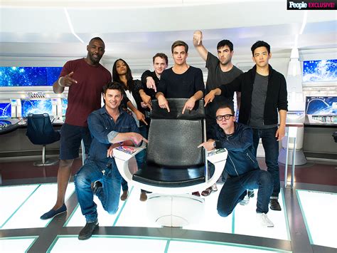 Star Trek Beyond: Idris Elba Photo on Set with Chris Pine, Zoe Saldana ...