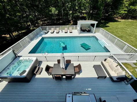 Best Airbnbs for a Pool Party: Places You'll Want to Book This Summer ...