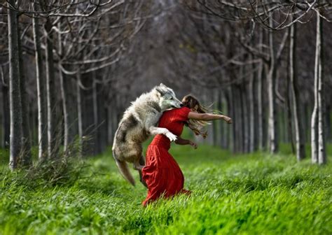 White Wolf : Women Who Run With the Wolves (Video)