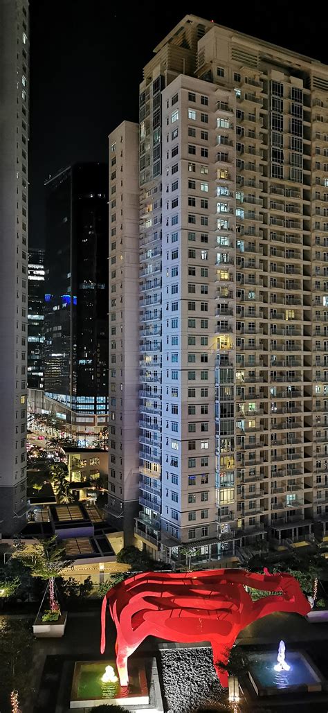 Philippines - Taguig City at Night (11 days BEFORE NATIONAL ECQ) : r/Huawei