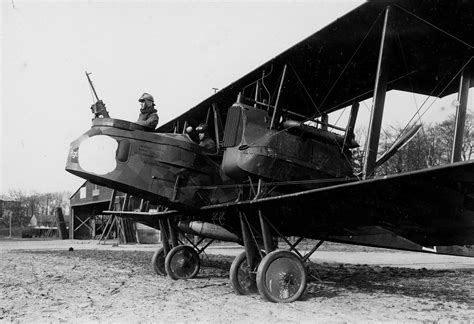 WWI --- German "Gotha" bomber [1600x1094] : HistoryPorn