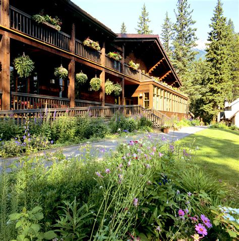 Emerald Lake Lodge | British Columbia Resort | Hideaway Report