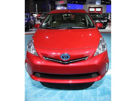 2014 Toyota Prius V: 59 Exterior Photos | U.S. News