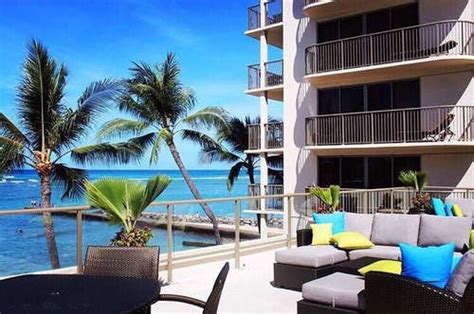 Outrigger Reef Waikiki Beach Resort Expert Review | Fodor’s Travel