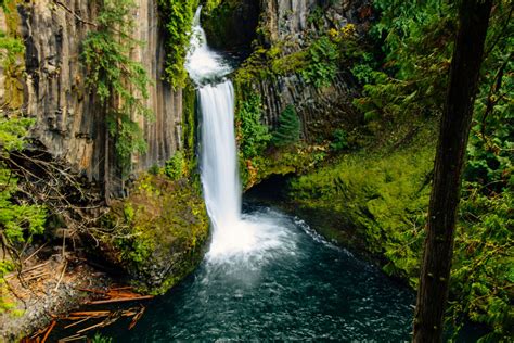 Toketee Falls - one of the most beautiful waterfalls in Oregon - QEEQ Blog